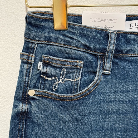 NWT Judy Blue Wide Leg Crop Raw Hem Medium Wash Jeans 3/26 - Picture 9 of 15